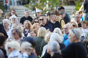 30.04.2024. Kielce, Plac Literatów. „Potańcówka - podziękówka”. / Fot. Wiktor Taszłow - Radio Kielce