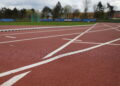 03.04.2024. Kielce. Wybrzuszenia gumowej nawierzchni na Stadionie Lekkoatletycznym im. Leszka Drogosza w Kielcach / Fot. Wiktor Taszłow - Radio Kielce