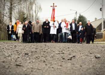 01.04.2024 Suków. Procesja Emaus / Fot. Jarosław Kubalski – Radio Kielce