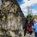 18.04.2024. Sandomierz. Spacer śladami sandomierskiej społeczności żydowskiej w ramach akcji Żonkile 2024. / Fot. Muzeum Zamkowe w Sandomierzu