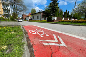 Nowe pasy ruchu dla rowerzystów budzą obawy o bezpieczeństwo