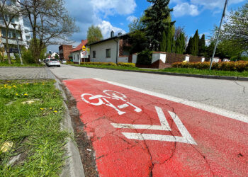 Nowe pasy ruchu dla rowerzystów budzą obawy o bezpieczeństwo