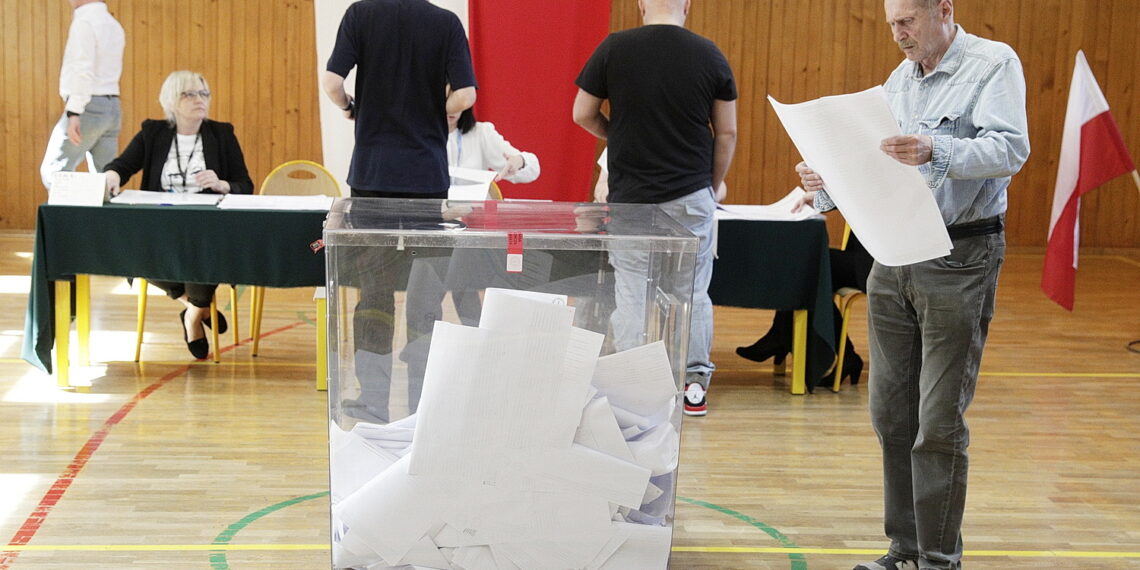 W niedzielę w 748 miejscach druga tura wyborów, głosowanie na prezydenta w 9 miastach wojewódzkich