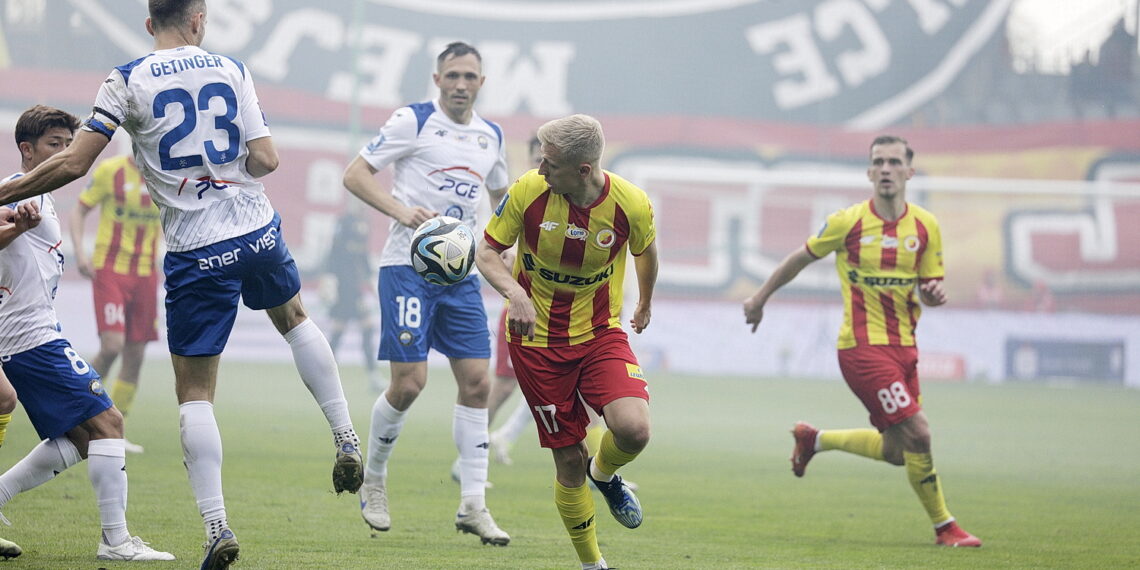 06.04.2024 Kielce. Piłka nożna. Ekstraklasa. Mecz Korona Kielce - Stal Mielec / Fot. Jarosław Kubalski - Radio Kielce