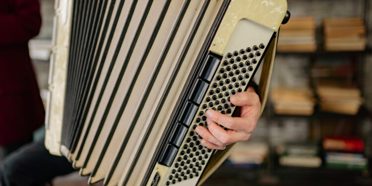 RYM SIĘ NIESIE PO POLU PO LESIE. „Namówiłem Wisłę” [POSŁUCHAJ] - Radio Kielce