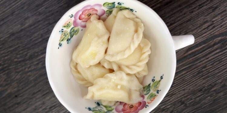 Pierogi z twarogiem i czosnkiem niedźwiedzim - Radio Kielce