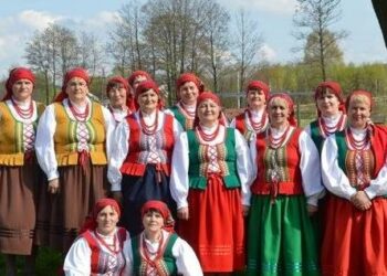 Śwarne Kakonianki podbijają internet. Brawurowo wystąpiły w teledysku - Radio Kielce