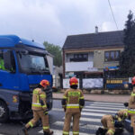 Ciężarówka najechała na samochód osobowy