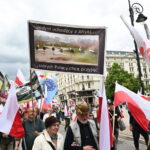 10.05.2024. Warszawa. Uczestnicy organizowanej przez "Solidarność" w ramach protestu przeciwko Zielonemu Ładowi manifestacji przed Sejmem w Warszawie. Organizatorami odbywającego się pod hasłem "Precz z Zielonym Ładem" przemarszu są NSZZ "Solidarność" oraz NSZZ Rolników Indywidualnych "Solidarność". Wśród uczestników marszu są także politycy Prawa i Sprawiedliwości / Fot. Radek Pietruszka - PAP