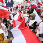 10.05.2024. Warszawa. Uczestnicy organizowanej przez "Solidarność" w ramach protestu przeciwko Zielonemu Ładowi manifestacji przed Sejmem w Warszawie. Organizatorami odbywającego się pod hasłem "Precz z Zielonym Ładem" przemarszu są NSZZ "Solidarność" oraz NSZZ Rolników Indywidualnych "Solidarność". Wśród uczestników marszu są także politycy Prawa i Sprawiedliwości / Fot. Radek Pietruszka - PAP