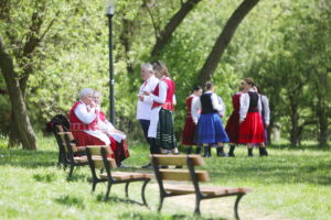 05.05.2024. Ciekoty. Centrum Edukacji i Kultury „Szklany Dom” w Ciekotach. Powiatowe eliminacje do 48. Buskich Spotkań z Folklorem / Fot. Wiktor Taszłow - Radio Kielce