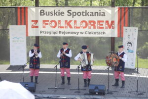 05.05.2024. Ciekoty. Centrum Edukacji i Kultury „Szklany Dom” w Ciekotach. Powiatowe eliminacje do 48. Buskich Spotkań z Folklorem / Fot. Wiktor Taszłow - Radio Kielce