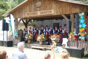 05.05.2024. Tokarnia. Festiwalu Smaków przyciągnął tłumy. / Fot. Wiktor Taszłow - Radio Kielce