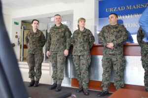 Do pracy w urzędzie przyszli w mundurach. To za sprawą Dnia Dumy z Munduru