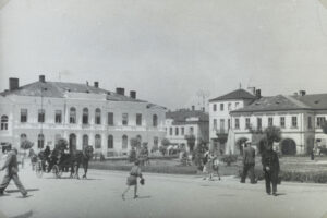 Kielce. Rynek – 1937 r. / źródło: Biblioteka Narodowa, polona.pl