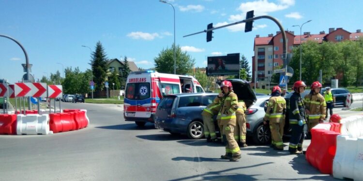 Dwie osoby ranne w zderzeniu dwóch samochodów