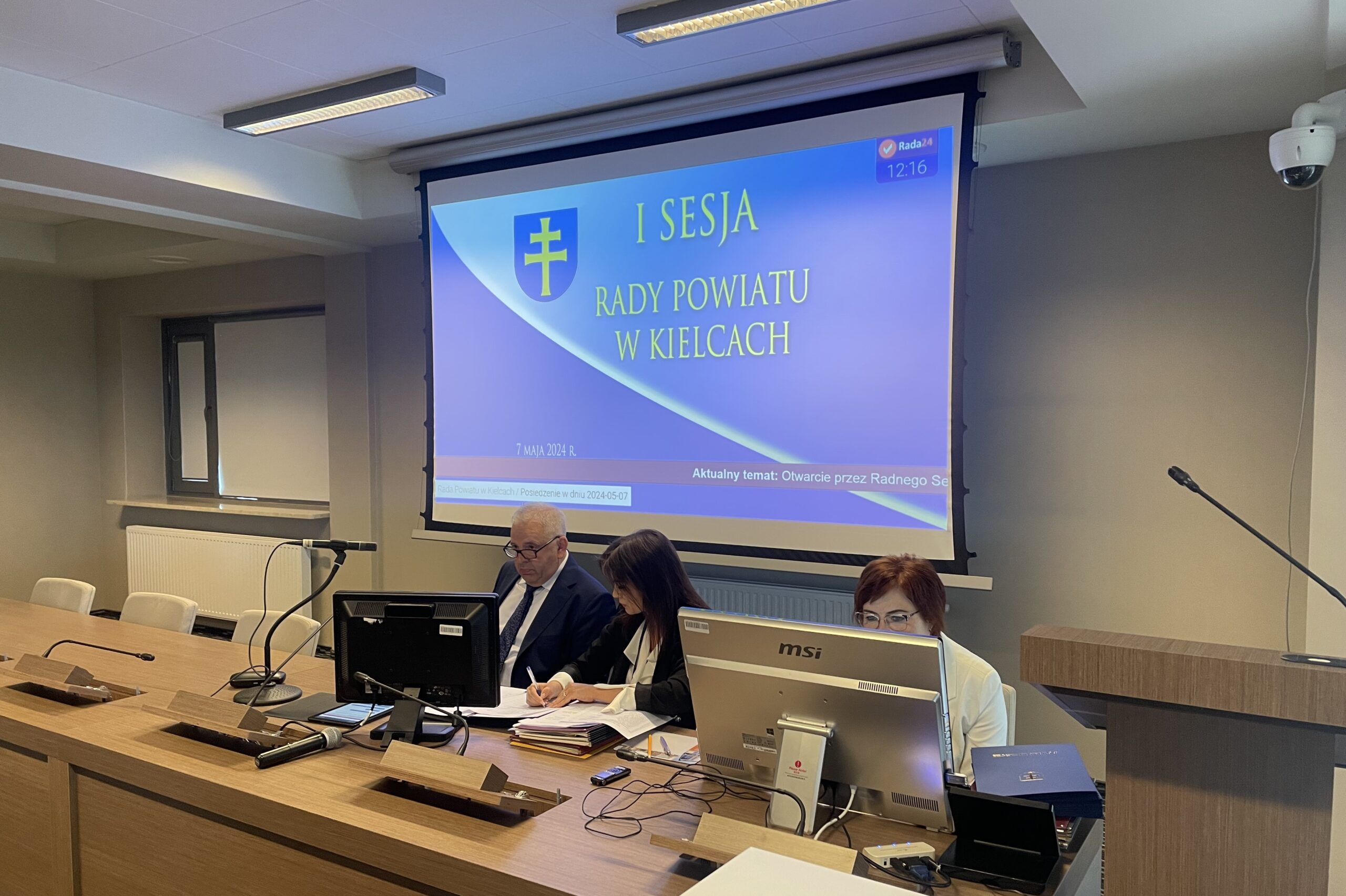 Inwestycje drogowe jednym z tematów sesji rady powiatu