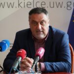 20.05.2024. Kielce. Konferencja prasowa o kolejnej edycji Narodowego Programu Czytelnictwa. Na zdjęciu: Piotr Łojek - świętokrzyski kurator oświaty / źródło: Świętokrzyski Urząd Wojewódzki w Kielcach