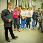 18.05.2024. Kielce. Spacer śladami Gustawa Herlinga-Grudzińskiego / Fot. Jarosław Kubalski - Radio Kielce