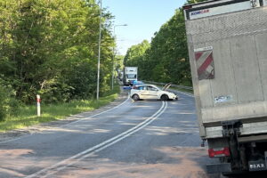 28.05.2024. Starachowice. Wypadek na ulicy Ostrowieckiej. / Fot. Patryk Wójcik - Radio Kielce