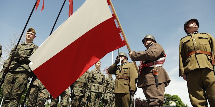 Mieszkańcy regionu czczą Święto Flagi Rzeczypospolitej Polskiej