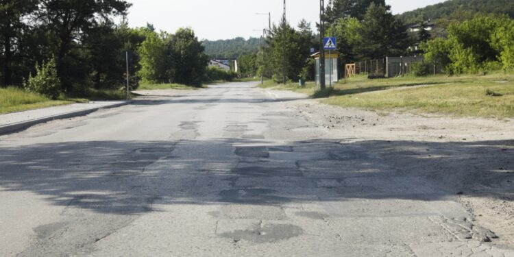 Ważna droga na pograniczu dwóch gmin będzie przebudowana