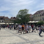 Tłumy turystów w królewskim mieście