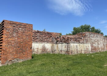 28.05.2024. Sandomierz. Średniowieczny mur miejski. / Fot. Grażyna Szlęzak - Radio Kielce