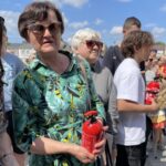 Grzegorz Braun podpisywał gaśnice na koneckim rynku i głosił antyeuropejskie hasła - Radio Kielce 18.05.2024. Końskie. Spotkanie z Grzegorzem Braunem / Fot. Magdalena Galas-Klusek - Radio Kielce