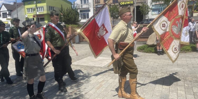 Harcerze - bohaterowie II wojny światowej upamiętnieni w Starachowicach