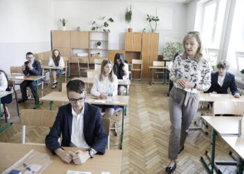 Uczniowie zadowoleni po egzaminie z polskiego