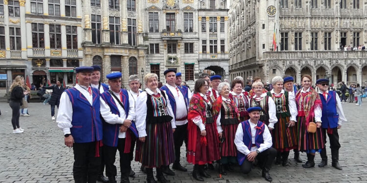 Piekoszowianie zachwycili występami w Brukseli! - Radio Kielce