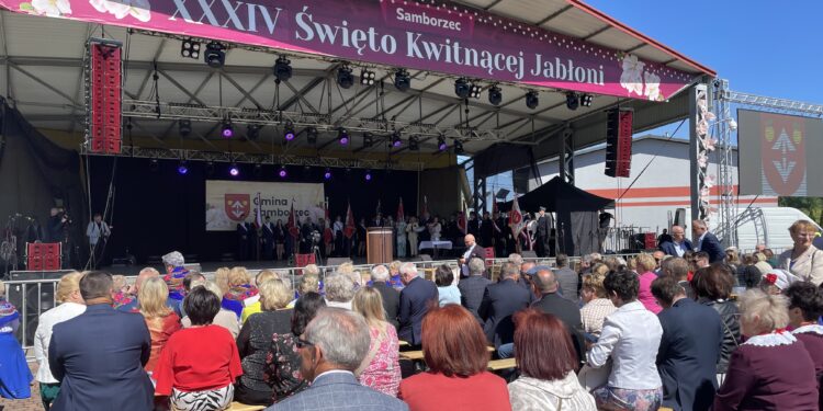 12.05.2024. Samborzec. 34. Wojewódzkie Święto Kwitnącej Jabłoni / Fot. Grażyna Szlęzak - Radio Kielce