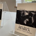 10.05.2024. Końskie. Biblioteka Publiczna Miasta i Gminy w Końskich. Premiera książki o ks. Marcelim Prawicy. Na zdjęciu: Dariusz Kowalczyk - dyrektor Biblioteki Publicznej Miasta i Gminy w Końskich / Fot. Magdalena Galas-Klusek - Radio Kielce