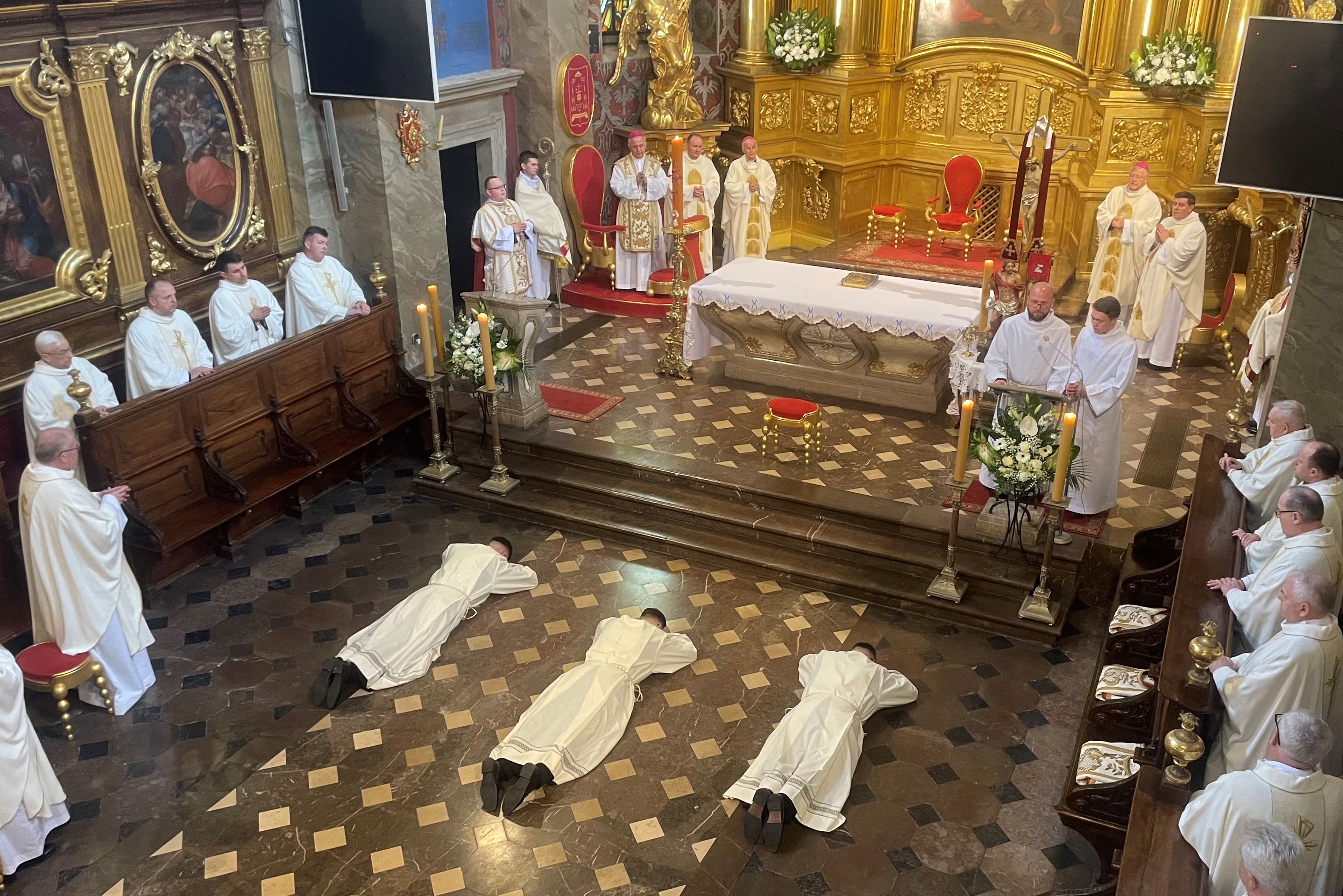 Wybrali służbę Kościołowi. Diecezja kielecka ma nowych diakonów