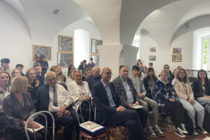 Sandomierz. Promocja książki o kościele pw. Świętych Piotra i Pawła, który niegdyś stał na wzgórzu Collegium Gostomianum / Fot. Grażyna Szlęzak – Radio Kielce