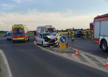 Poważny wypadek we Włoszczowie. Dwie osoby zostały ranne