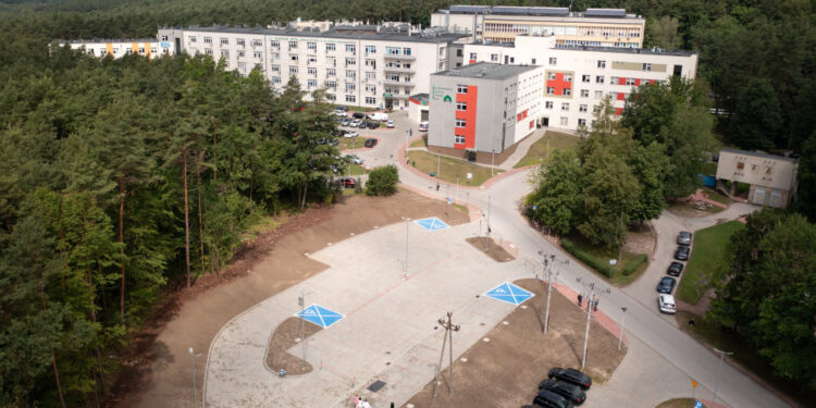 Dodatkowe miejsca parkingowe w szpitalu w Czerwonej Górze