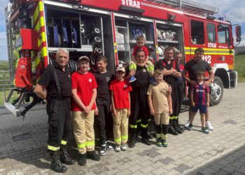 Dzieci zgłębiały tajniki zawodu strażaka
