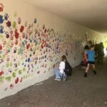 400 odbitych dłoni na 400-lecie Starachowic - Radio Kielce 05.06.2024. Starachowice. Akcja odbicia 400 dłoni na ścianie tunelu pieszego pod Aleją Armii Krajowej / Fot. Anna Głąb - Radio Kielce