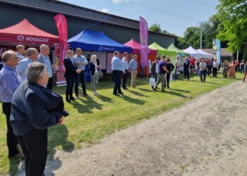 Bardzo udany Dzień Pola w Słupi. Przyjechali rolnicy z kilku województw - Radio Kielce
