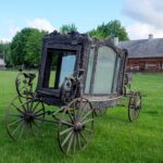 24.06.2024. Tokarnia. Muzeum Wsi Kieleckiej. Pogrzebowy pojazd paradny. Zabytkowy karawan / Fot. Mariusz Łężniak - Muzeum Wsi Kieleckiej