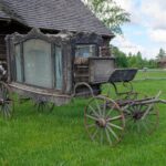 24.06.2024. Tokarnia. Muzeum Wsi Kieleckiej. Pogrzebowy pojazd paradny. Zabytkowy karawan / Fot. Mariusz Łężniak - Muzeum Wsi Kieleckiej