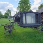 24.06.2024. Tokarnia. Muzeum Wsi Kieleckiej. Pogrzebowy pojazd paradny. Zabytkowy karawan / Fot. Mariusz Łężniak - Muzeum Wsi Kieleckiej