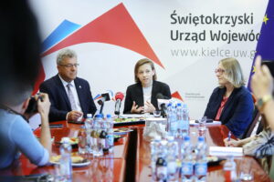 26.06.2024. Kielce. Świętokrzyski Urząd Wojewódzki. Konferencja o nowych zasadach działania Funduszu Sprawiedliwości / Fot. Wiktor Taszłow – Radio Kielce