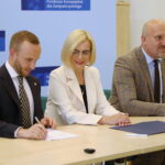 28.06.2024. Kielce. Urząd Marszałkowski. Podpisanie umów z wnioskodawcami projektów z programu regionalnego Fundusze Europejskie dla Świętokrzyskiego 2021-2027 / Fot. Wiktor Taszłow - Radio Kielce