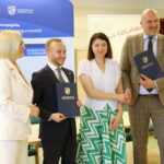 28.06.2024. Kielce. Urząd Marszałkowski. Podpisanie umów z wnioskodawcami projektów z programu regionalnego Fundusze Europejskie dla Świętokrzyskiego 2021-2027 / Fot. Wiktor Taszłow - Radio Kielce