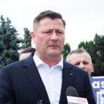 O oszustach i politycznych przebierańcach na finiszu kampanii wyborczej - Radio Kielce 06.05.2024 Kielce. Konferencja Trzeciej Drogi z udziałem Ministra Rozwoju i Technologii Krzysztofa Paszyka i europosła Adama Jarubasa. Na zdjęciu Krzysztof Paszyk / Fot. Jarosław Kubalski - Radio Kielce