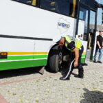 21.06.2024 Kielce. Akcja wakacje. Policja kontroluje autokar / Fot. Jarosław Kubalski - Radio Kielce