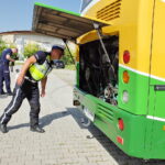21.06.2024 Kielce. Akcja wakacje. Policja kontroluje autokar / Fot. Jarosław Kubalski - Radio Kielce